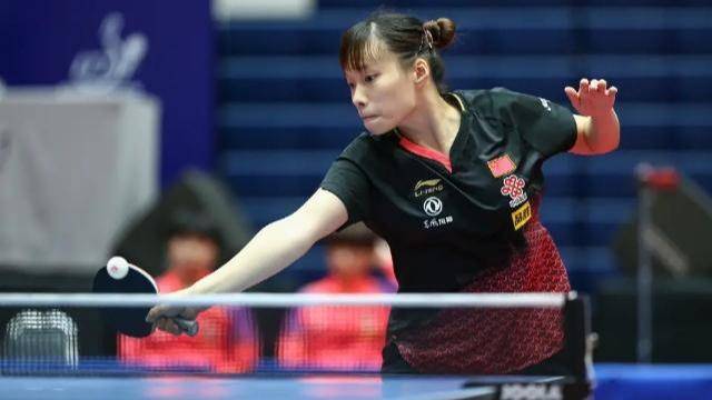 把球交给他 把球交给他