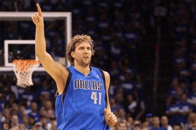 管理层以财 管理层以财