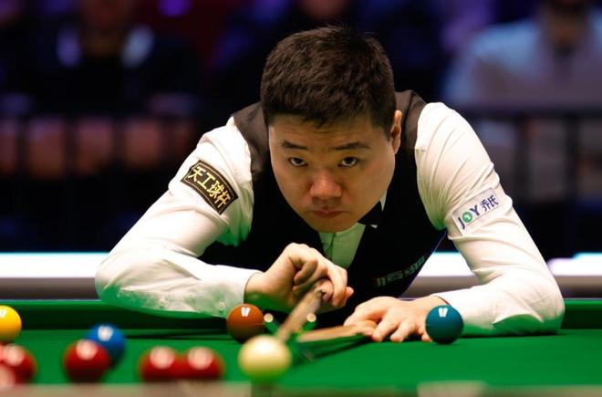 竟特别在何 竟特别在何