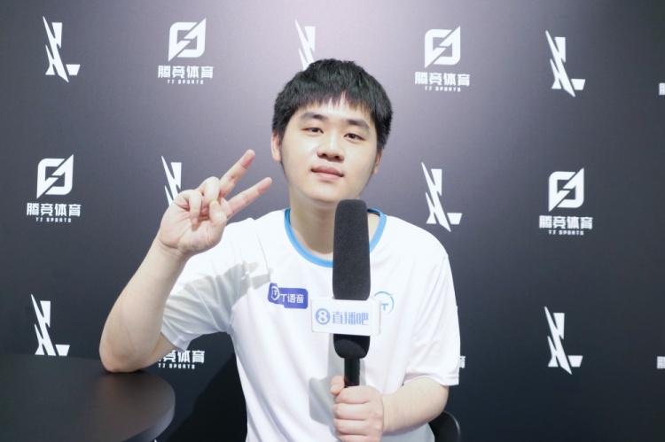 风格更为务 风格更为务